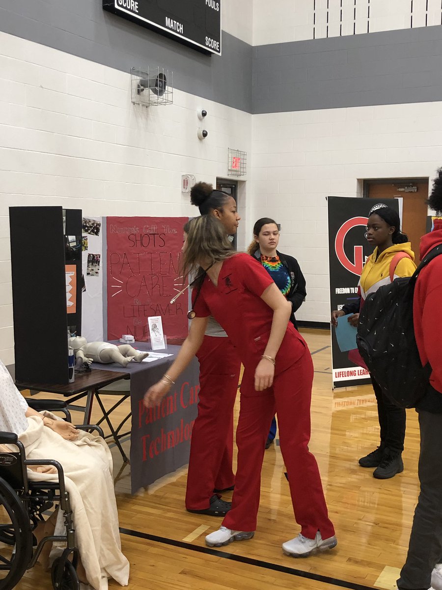 RNRozell's tweet photo. Sophomore Expo Day!! Bring on the future students 😊 https://t.co/6uRhluglbz