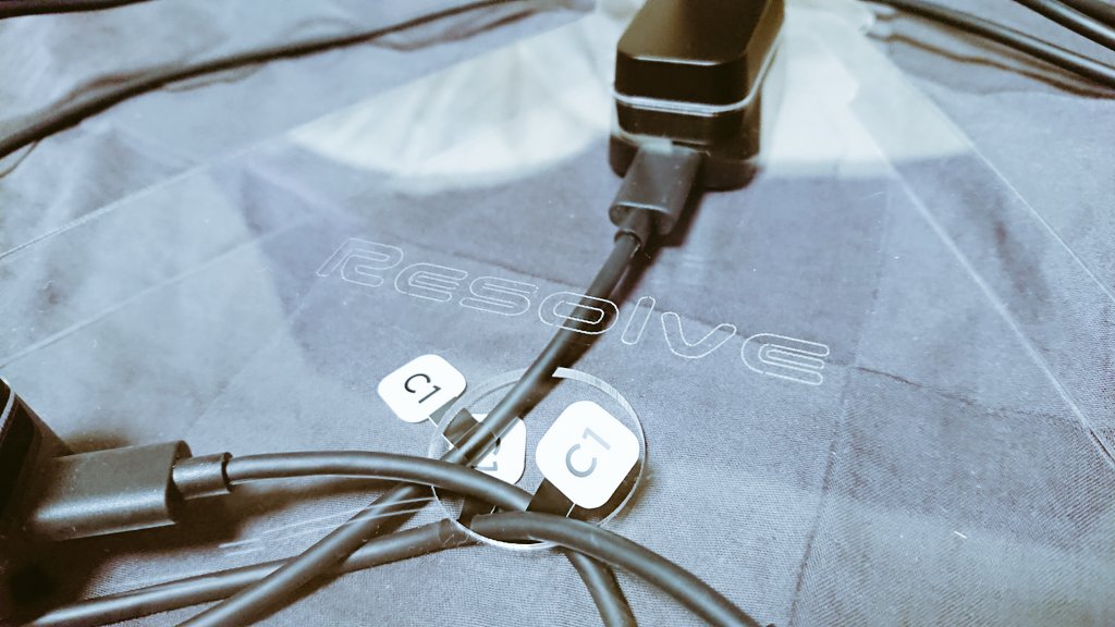 VIVEトラッカー用ドングルスタンドを開発しましたっ!!部屋に飾りたく