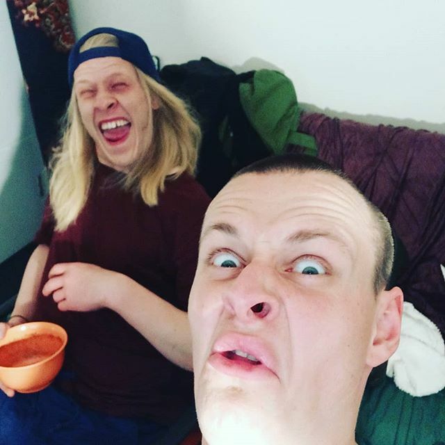 RonJonTony's tweet image. Late night #studio session. 
#chunke #menzlyf ift.tt/326zER9