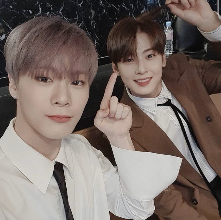 M00NBINPICS's tweet photo. 191101: moonbin posted on instagram!

@offclASTRO #아스트로 #문빈 #ASTRO #MOONBIN #AROHA https://t.co/RY668HMTkq