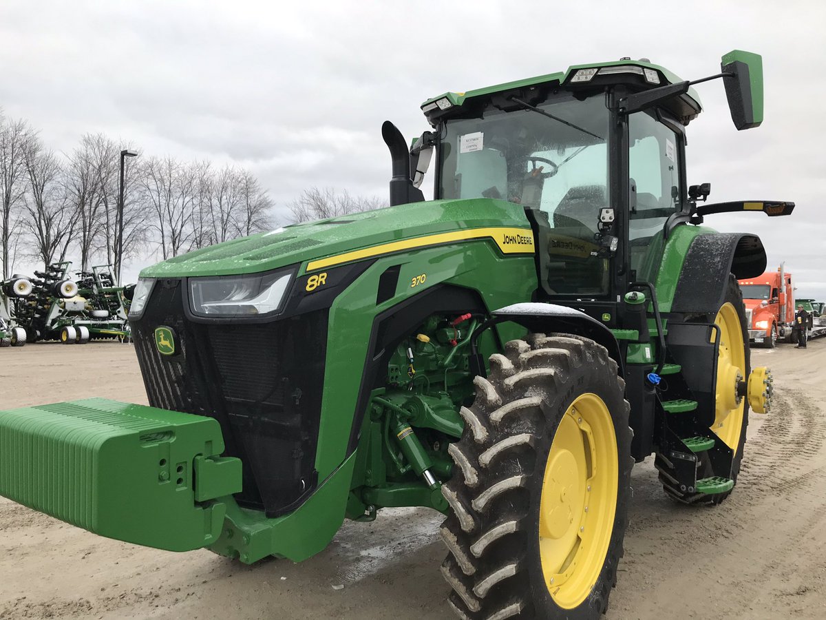New #JohnDeere 8R 370 has landed!