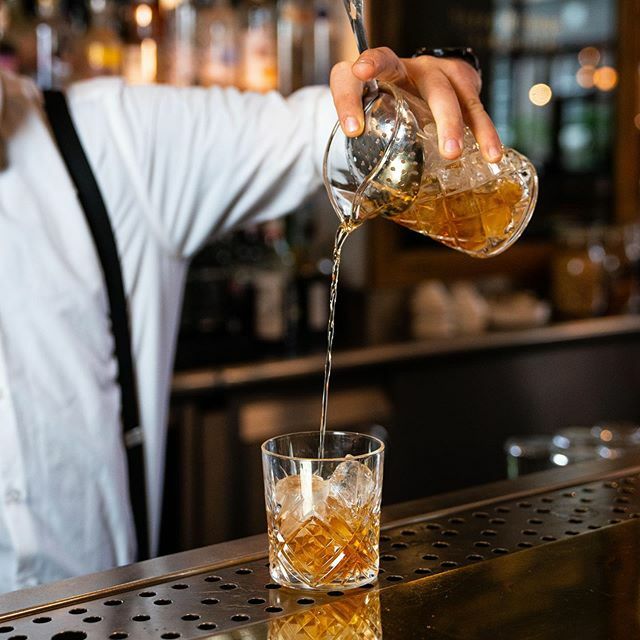 BrownsVCT's tweet photo. Celebrate #OldFashionedWeek with us! From 1st - 10th November we’re giving away a complimentary Browns Old Fashioned when you sign up to our newsletter- click the link on our bio now #oldfashionedweek #brownsvictoria #cocktails https://t.co/73EfgXqpL2 https://t.co/oifUJUQ3jf