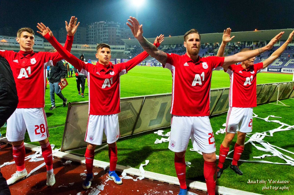 RAlbentosa's tweet image. Sonreir y disfrutar del mejor #trabajohobby ⚽️ de la vida. Gracias por siempre estar a nuestro lado 💪🏻🔴⚪️
Smile and enjoy the best #hobbywork ⚽️ of life. Thanks for all supporters 💪🏻🔴⚪️
#cskasofia #albentosa #APFG #cskasofiafans 
#supporters #team