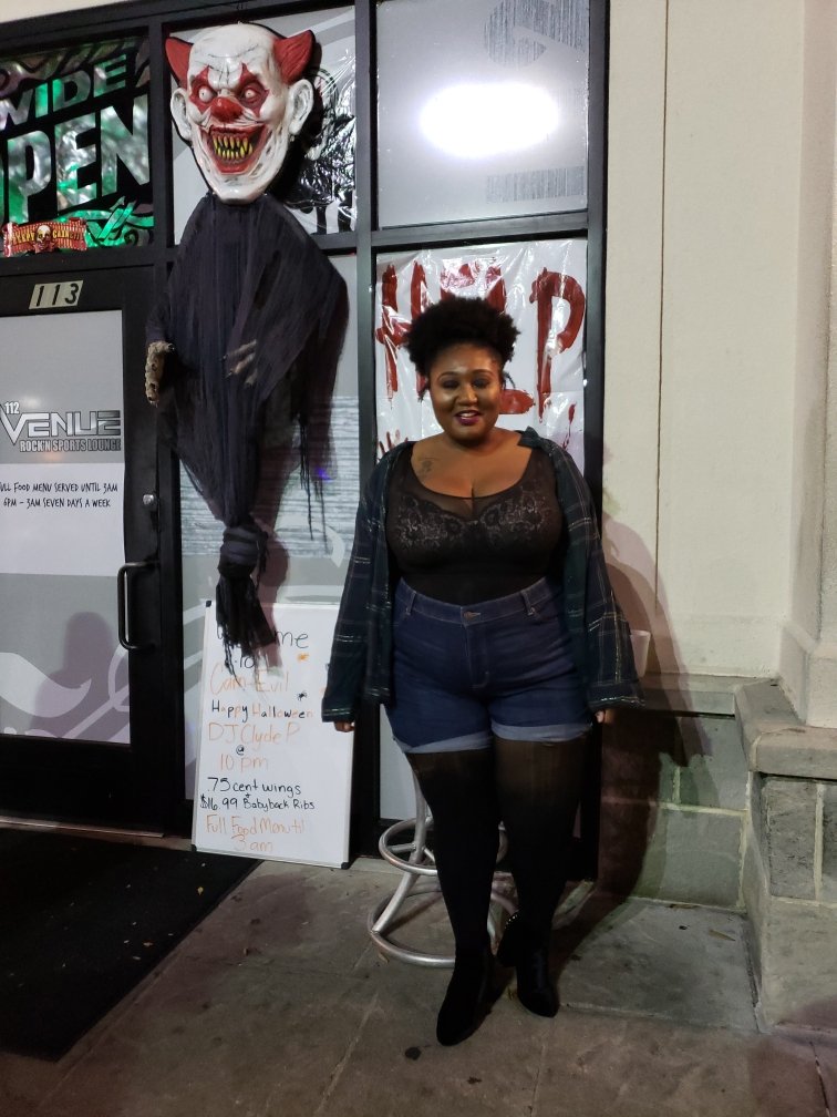 LizBarlow22's tweet photo. It's was supposed to be 90s grunge....
#Halloween19 #plussizehalloween #ihadanhourtogetready
#FluffyChronicles https://t.co/snHD20ycca