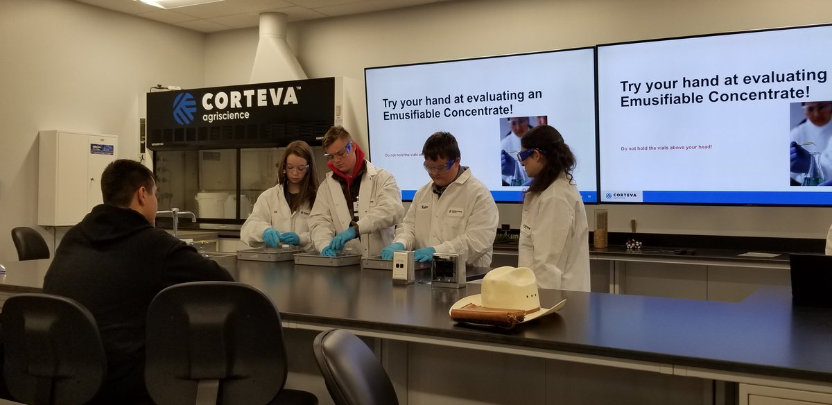 CC_FFAChapter's tweet photo. Thank you @corteva for allowing us along with several other members from across the country to tour your Indy facility this morning! @INFFA_D3 @IndianaFFA @NationalFFA https://t.co/27IIP0kGkI