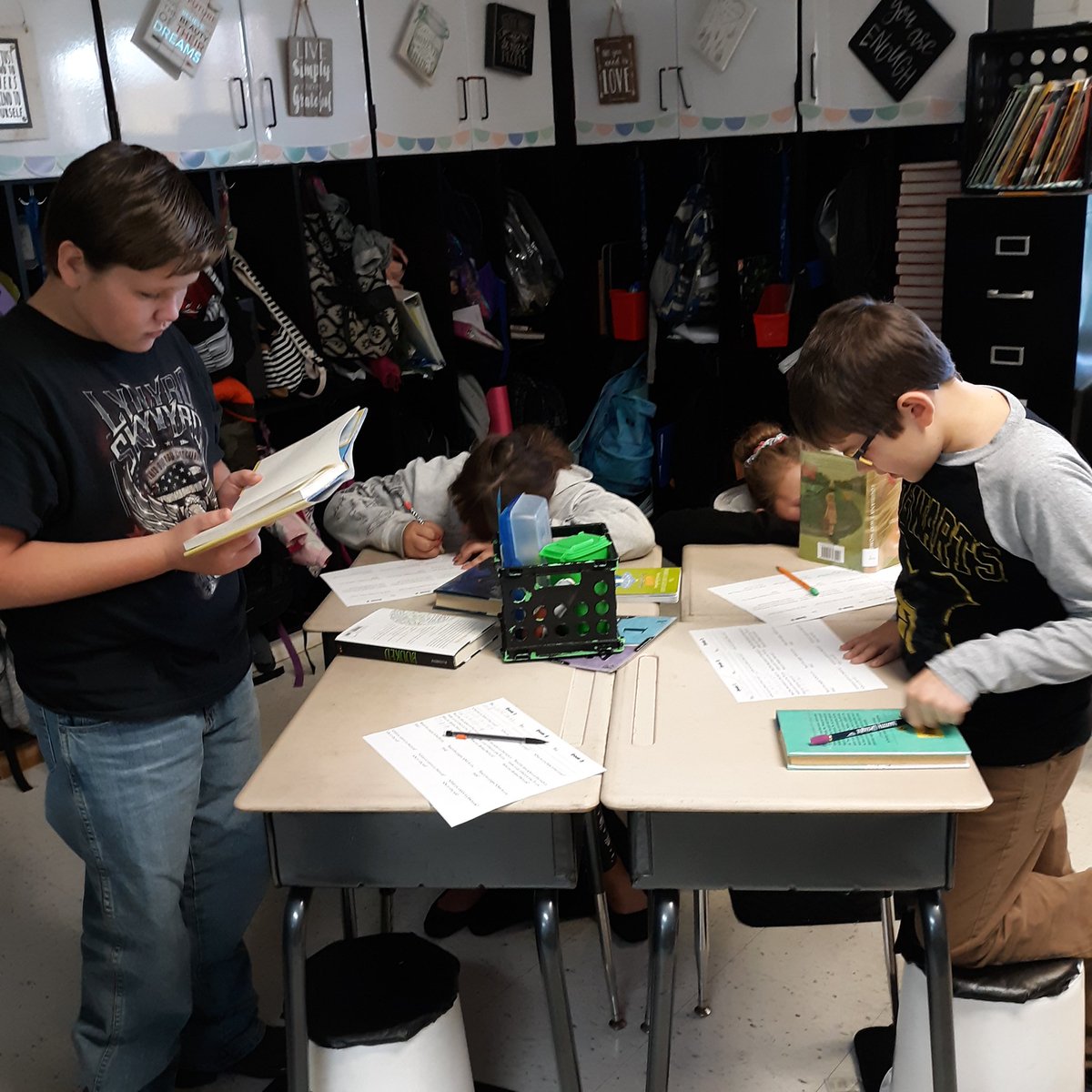 ksimpson52's tweet photo. #CMZ Mrs. Wright's 5th grade students had a Cafe' Book Tasting today to sample new books and food from other cultures. ##ReadingStrong #GrantCoSchools https://t.co/bwvd9nLUwJ