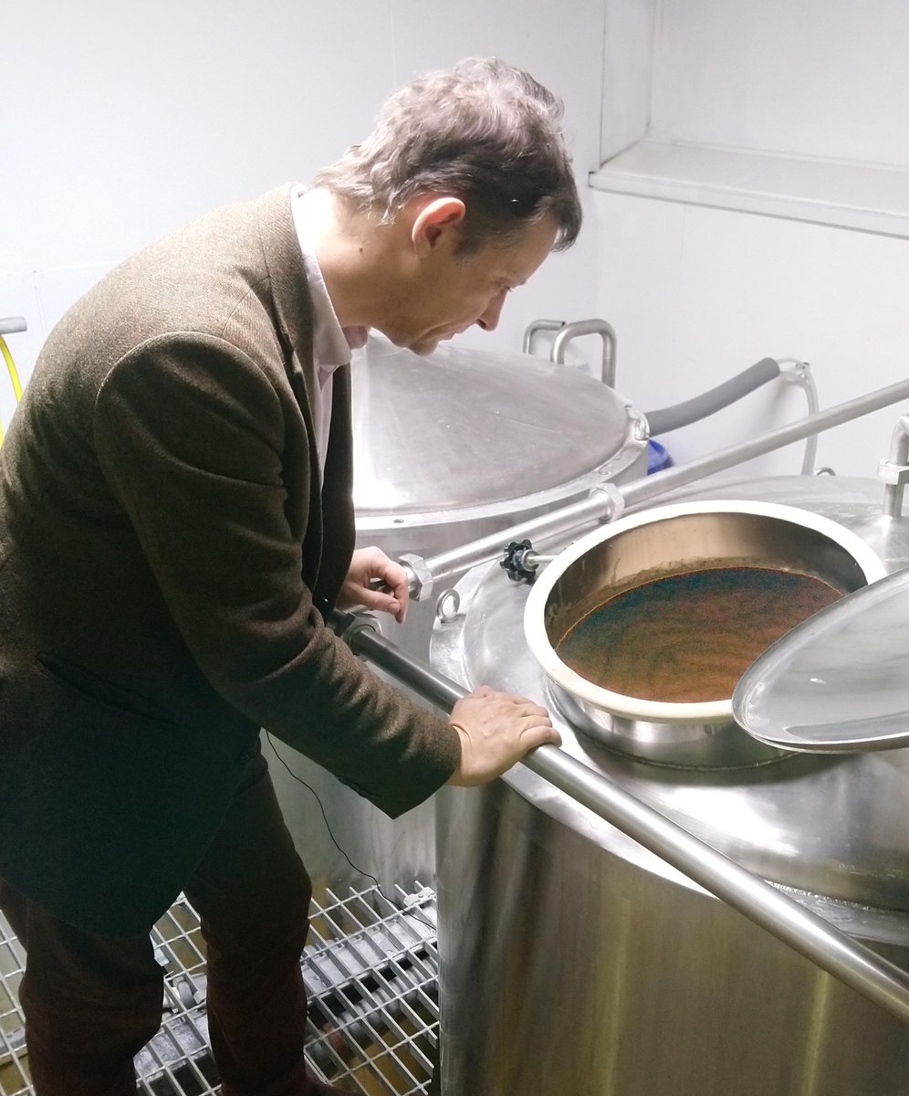 Hadham_Brewery's tweet photo. Our Head #brewer William studding the amazing yeast head on our Hadham First! Don't you agree it looks amazing! Not only that it gives our beers such brilliant character! #haveahadham #microbrewer #littlehadham #muchhadham #albury https://t.co/Q89G5URpcp