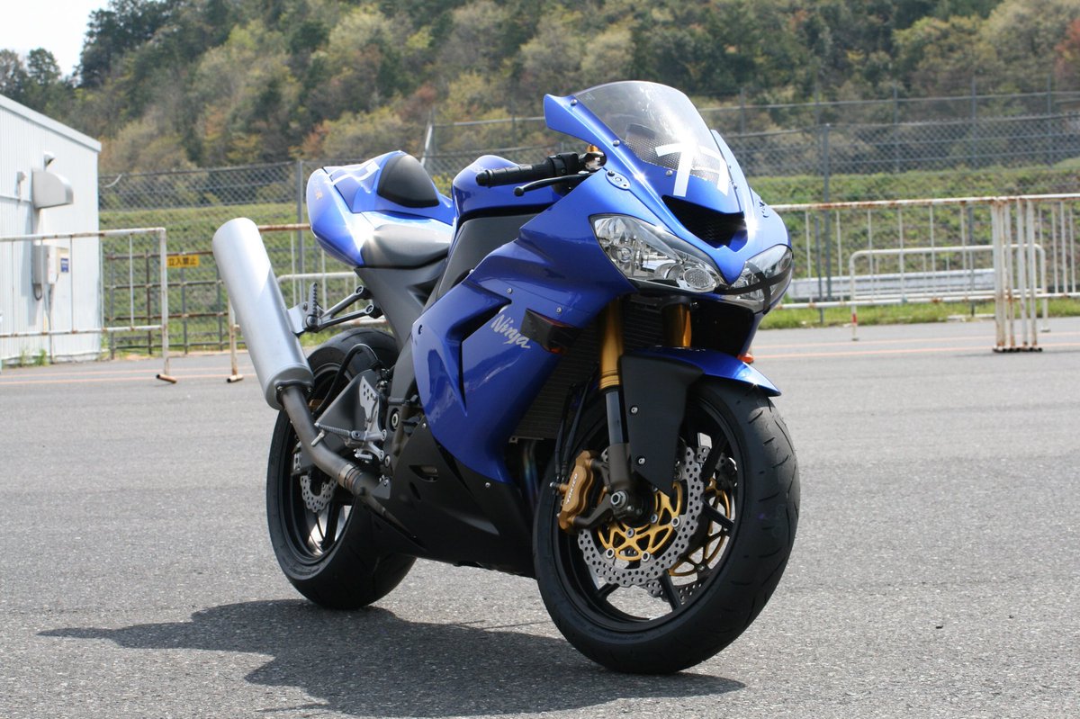 スガオ ホンダ ゴールドウイング 成金じじいツアラー 排気量12cc 車両重量400キロオーバー バイクの軽快なイメージをスポイルしまくったように思えるけどスロットル開けたらキャノンボールの如くぶっ飛んで行くし なかなかバンク角あるからそれなりに スガオ ホンダ ゴールドウイング 成金じじいツアラー 排気量12cc 車両重量400キロオーバー バイクの軽快なイメージをスポイルしまくったように思えるけどスロットル開けたらキャノンボールの如くぶっ飛んで行くし なかなかバンク角あるからそれなりに