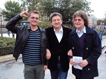 ça c'était avant...J.L Mélenchon appelle désormais à manifester le 10 Nov. avec des haineux anti-Charlie tels que Messaoudene ou Bouhafs, voulant que Charlie "cesse d'être"...Cette trahison de Mélenchon envers ses ex amis Charlie est terrifiante. 

#Melenchon #Trahison