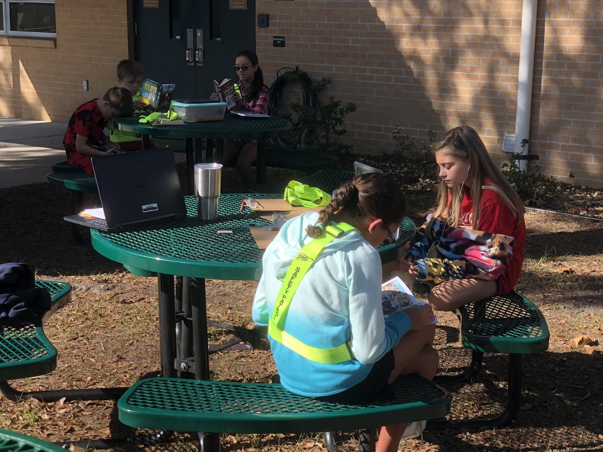 MissIsselhardt's tweet photo. Enjoying this beautiful Florida weather (finally) #celebratelps https://t.co/HP6zKuUb8x