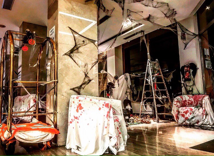 Todo listo para que la Familia Adams se sintiera como en casa en <a href="/TrypLeon/">Tryp León</a> #TRYPHALLOWEEN #trypleon