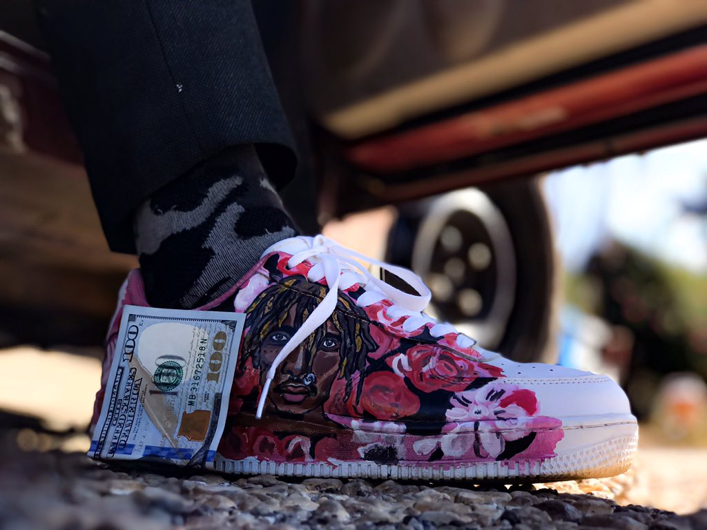 gadri_mccarthy's tweet photo. Now you can finesse your best EP’s and ALBUMS on your sneakers,Jacket ,hoodies or anything. All you need to DM me
World wide shipping🌍
#aposorlove #finessorbefinessed #bestpainter #custom #customshoes @kofi_mole… https://t.co/lgjIpLNPf5… https://t.co/2FCkaa8mty