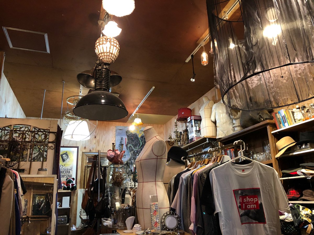 RockSpanishMoon's tweet photo. SONORAvintage下北沢本店11/2オープン🎉🏳️🌈🎊🎈ART+Music,Boxing tee🎶 #rockt #boxingt #下北沢古着 #ロックT #ボクシングT #アートグッズ https://t.co/vJhoiSna7J