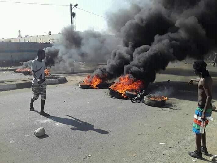rayuma_raya's tweet photo. #Djibouti riot happening in the smallest country in East Africa Djibouti. https://t.co/HEBcoBo5KV