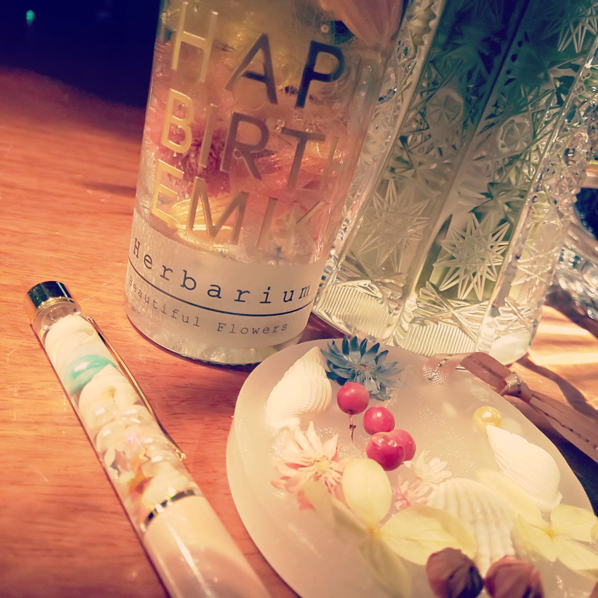 megu56381651's tweet photo. 11月23日(土)2名のお客さまよりレッスンのご予約頂いてます♡楽しみです~🌹💕2日(土)16日(土)も開催予定ですので、ご予約お待ちしております(*´ ˘ `*)♡お気軽にお問い合わせください♡ #ハーバリウム #ハーバリウムボールペン #1daylesson #綾瀬駅 #休日 #充実 #大人女子 #大人可愛い #カフェ好き https://t.co/wLiDW0mTi1