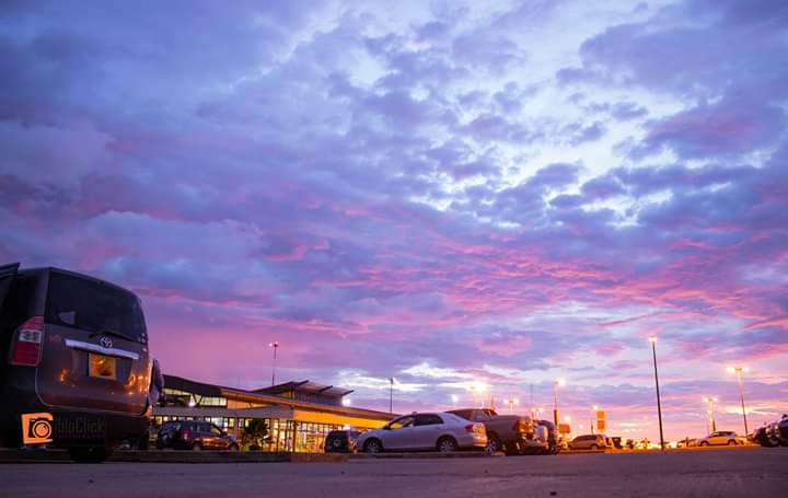 SpiritOfKisumu's tweet photo. The Golden Hour going down at Kisumu International Airport. Taken yesterday at 6:30pm. via @DibloClick
#SpiritOfKisumu https://t.co/EPvk3pRRyg