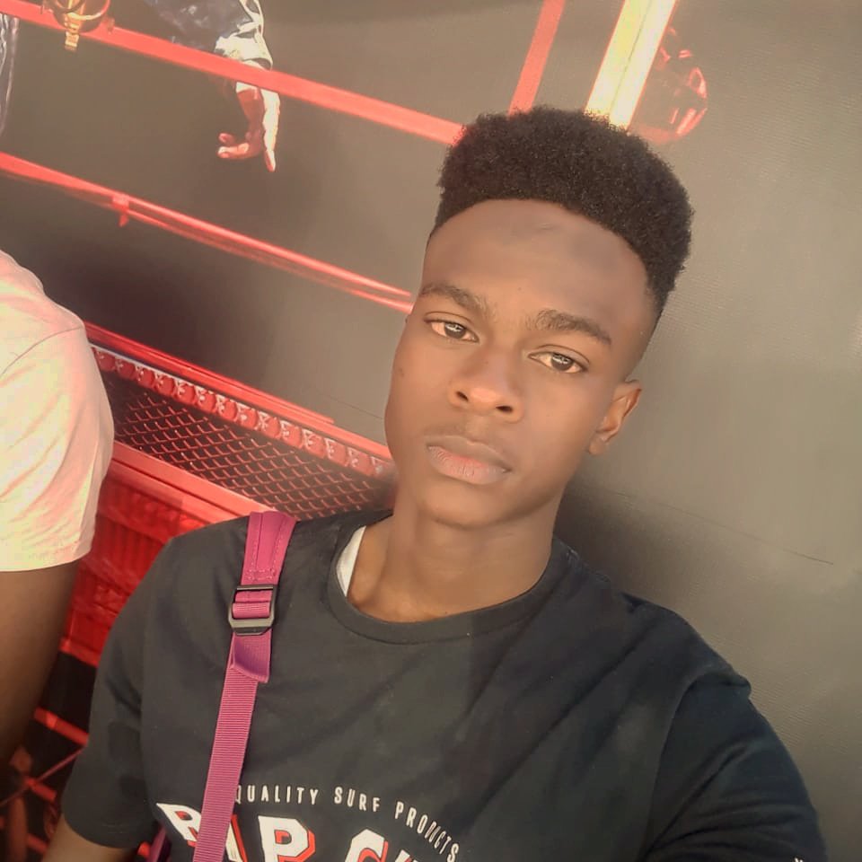 BonganiFriday's tweet photo. @fash_ngobese @Theo_taban @TaFire @easywavesza https://t.co/RlxdNnOQYE