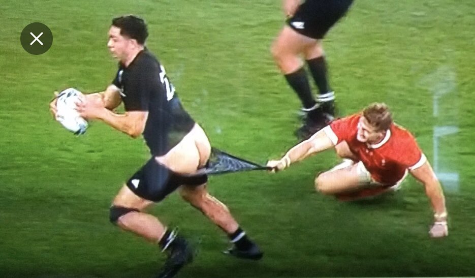 JohnnyTea00's tweet photo. Well that was a bummer of an ending of a great tournament for #wales but at least they didnโt make an arse of themselves. #crackinggame #arseoutfriday #NZLvWAL https://t.co/1e6NzSzu8I