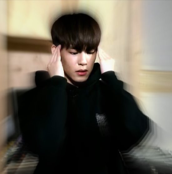 Wonpianist's tweet photo. Creo que nadie le dice Ace a Ace de VAV y quedo como una ridรญcula y parece que cuando hablo de รฉl en realidad hablo de A.C.E pero no le puedo decir Wooyoung porque me confundo con Wooyoung de Ateez y รฉl no tiene stage name para poder decirle Wooyoung a Ace #MultifandomProblems https://t.co/LNiXERdAf8