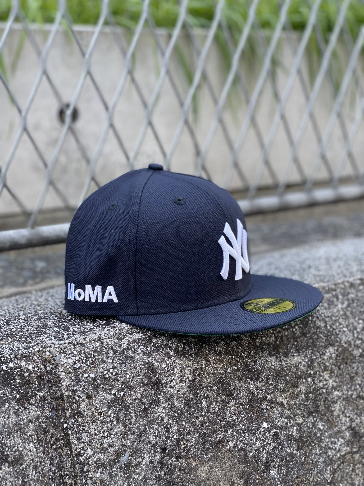 Twitter 上的 Yellowsubmarine Moma Newera 59fifty ツバ裏グリーンが渋くて最高です Ysm23 Newera Moma T Co Nnvptj1lt7 Twitter