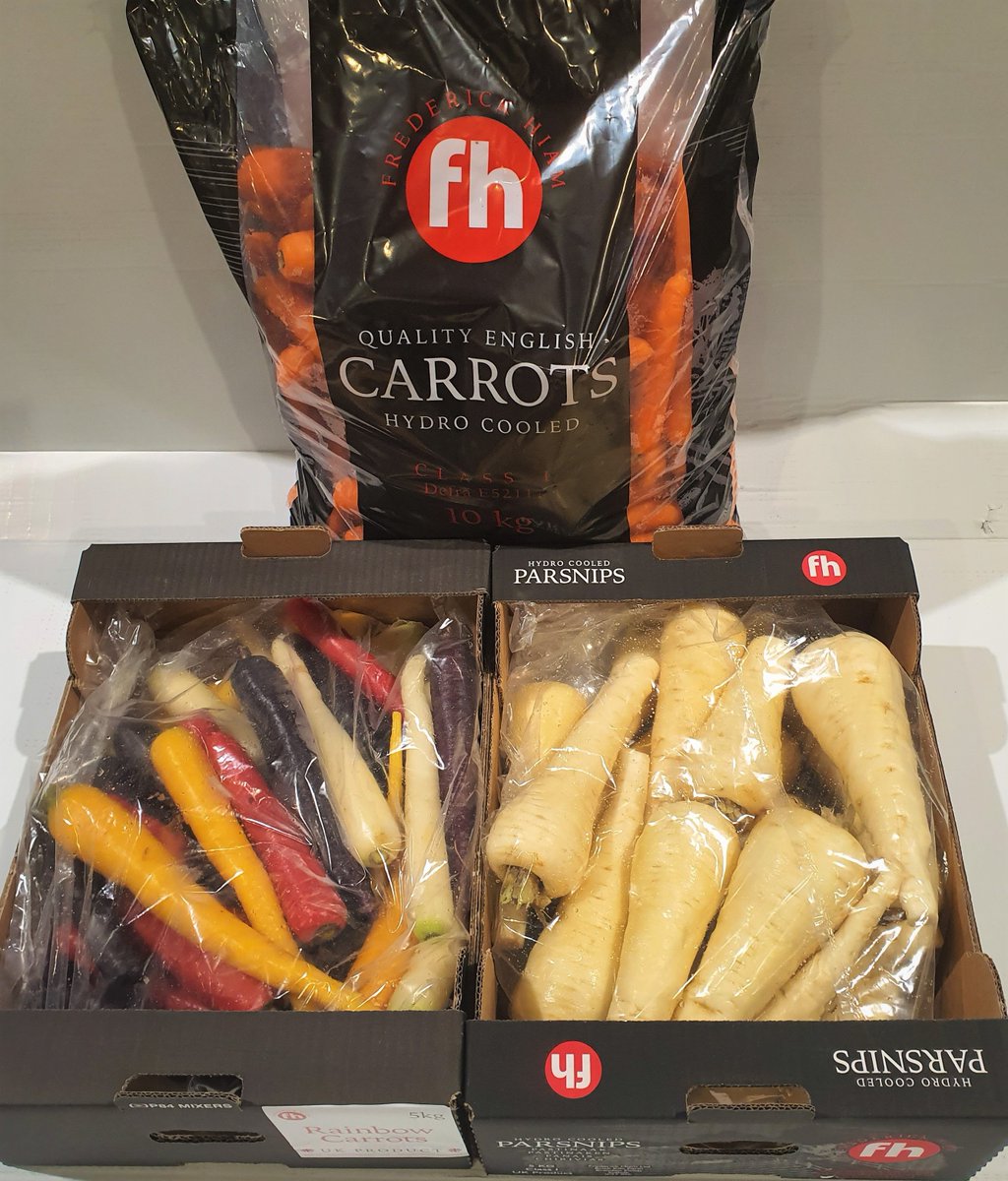 FrederickHiam's tweet photo. It is dull and miserable outside but we have some very bright &amp; colourful veg being packed for the weekend orders. #carrots #parsnips #markefreshvegetables https://t.co/NW8zKZZujs