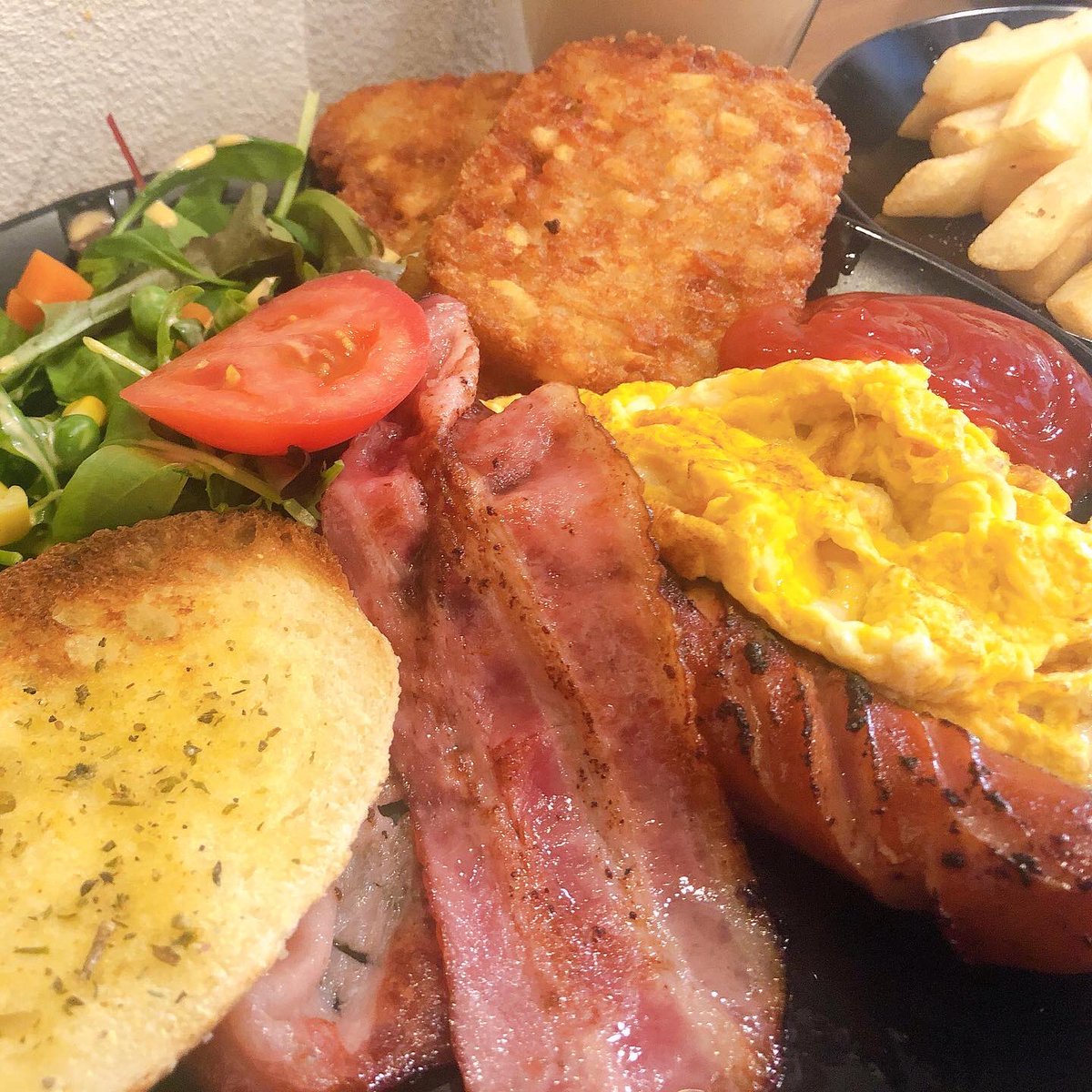 kokoro_miiko's tweet photo. 今日は、分倍河原にあるリーチマイケルのお店cafe plus64に旦那さんと行ってきました!!😍💕
とーーっても可愛いお店に癒された♡
そして、ニュージーランド料理🇳🇿美味しかったなぁーー♡( ^ω^ )
#cafeplus64
#分倍河原
#ニュージーランド料理
#リーチマイケル
#カフェ巡り https://t.co/wkXrljhChK