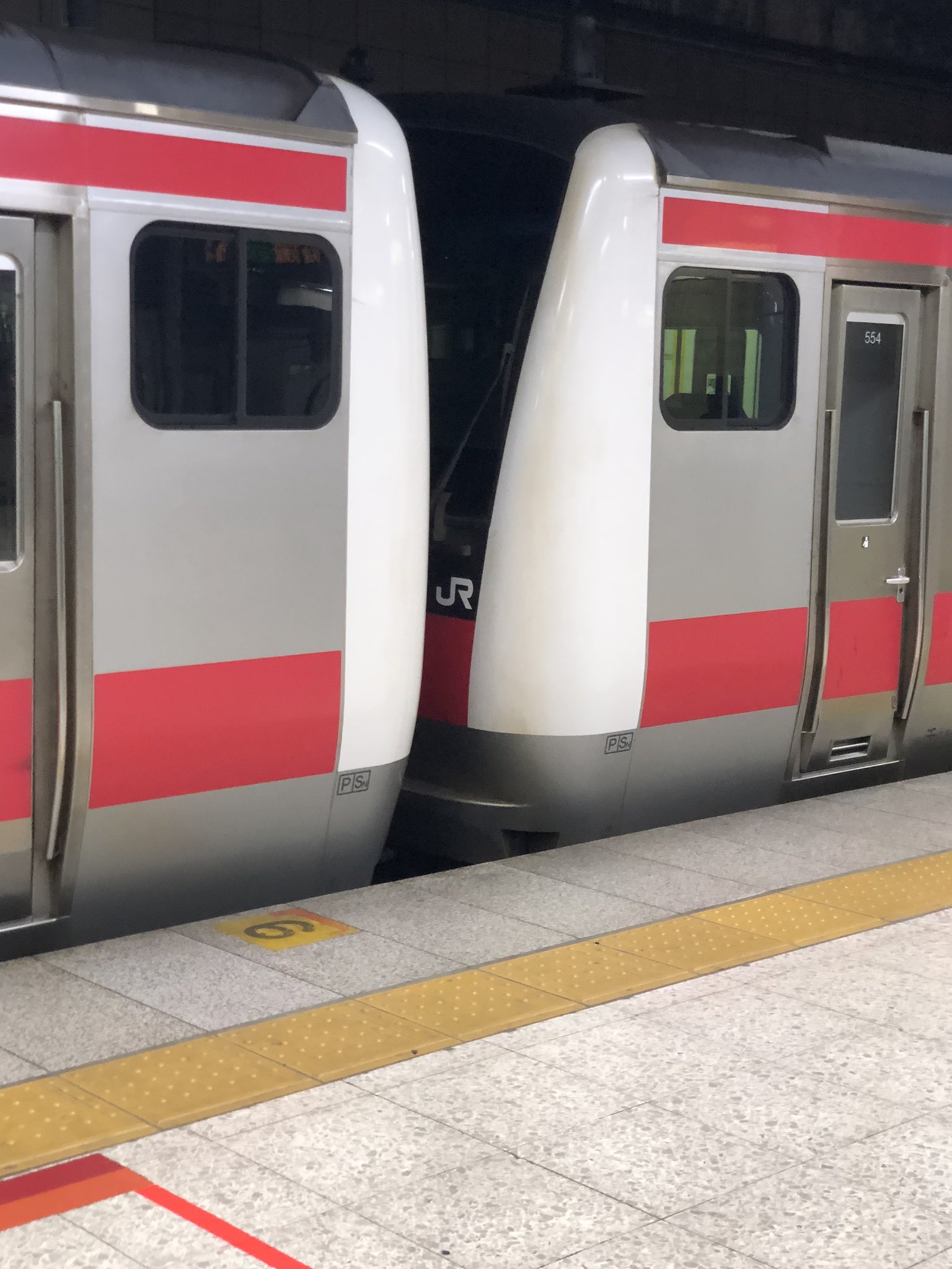 新品同様!e233系5000番台分割編成 E233系5000番台分割編成が配給輸送される｜鉄道ニュース｜2011年