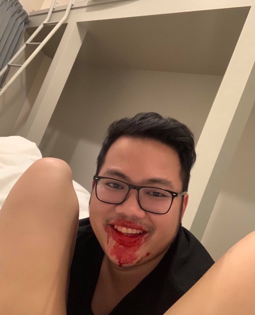 Yeet! Happy halloween 😭