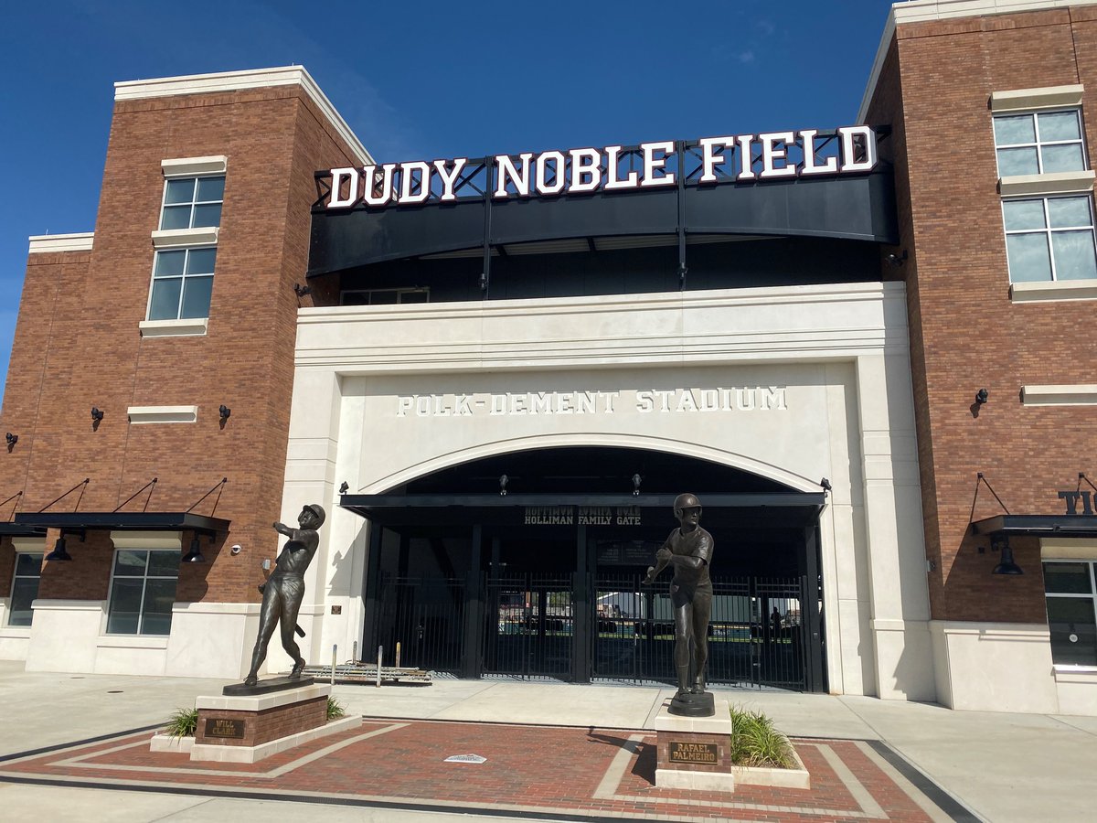 stuartsaulters's tweet photo. Glad to be home after a long #roadtrip. Started with Birdie and I going to see grandparents in MS. Then, I went to Starkville to visit with professors and chat with students at @MSUEngineering. Finally, headed to Huntsville for @APGA #opsconference. https://t.co/5bIlrGafTD
