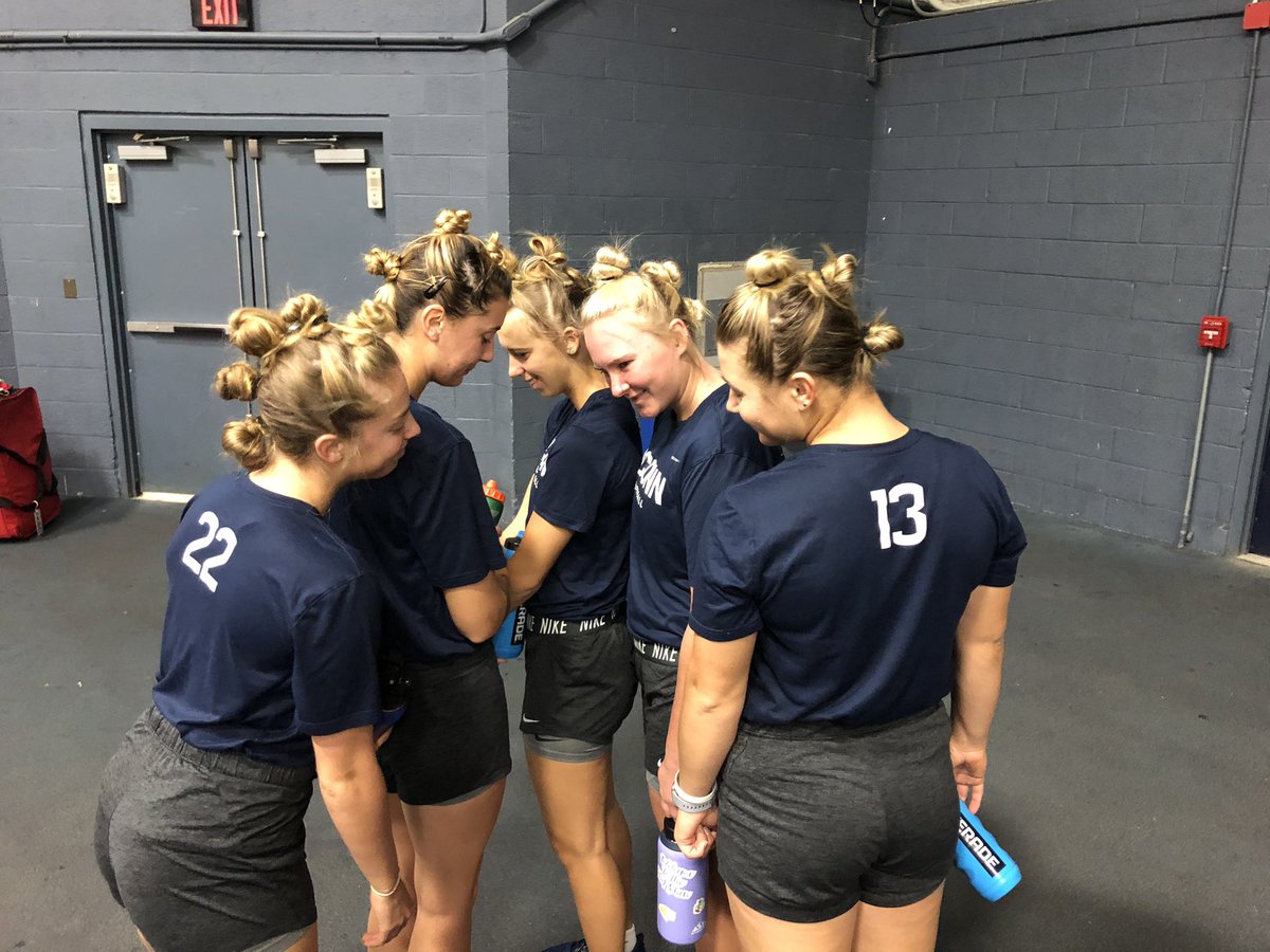 PattieeeRuthhh's tweet image. RISE AND SHIIIIINE #competitionday #crazyhairday @UConnSoftball