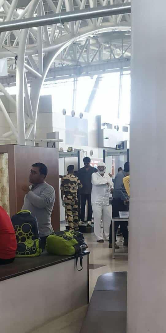 #ThalapathyVijay has arrived at Delhi airport yesterday 
#Thalapathy64 shoot second schedule kick starts today at a college in Delhi !!! Here are some of his pics at airport !! #Thalapathy