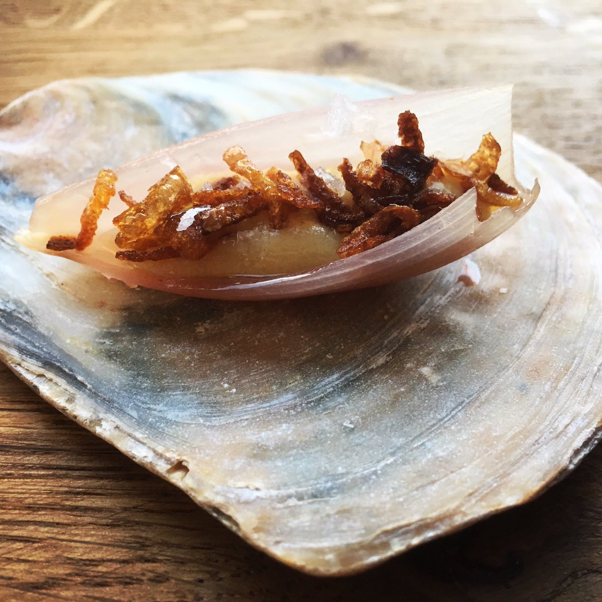 Happy World Vegan Day from Beo Wine Bar + Kitchen 🌱 🌱🌱 Amuse Bouche: Pickled Shallot, Onion Purée, Shallot Crisp, Rosemary + Garlic Oil

Our aim at Beo is to showcase just how amazing simple vegetables and fruit can be when skill, creativity and imagination are applied.