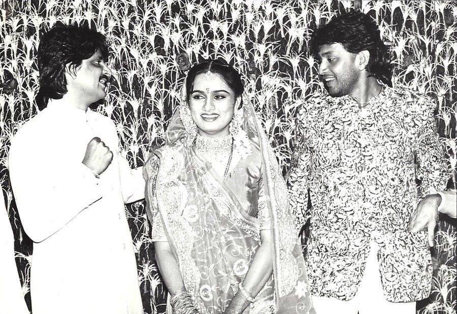HAPPY BIRTHDAY PADMINI KOLHAPURE
Padmini Kolhapure on her wedding day , congratulated by Mithun Chakraborty. 
