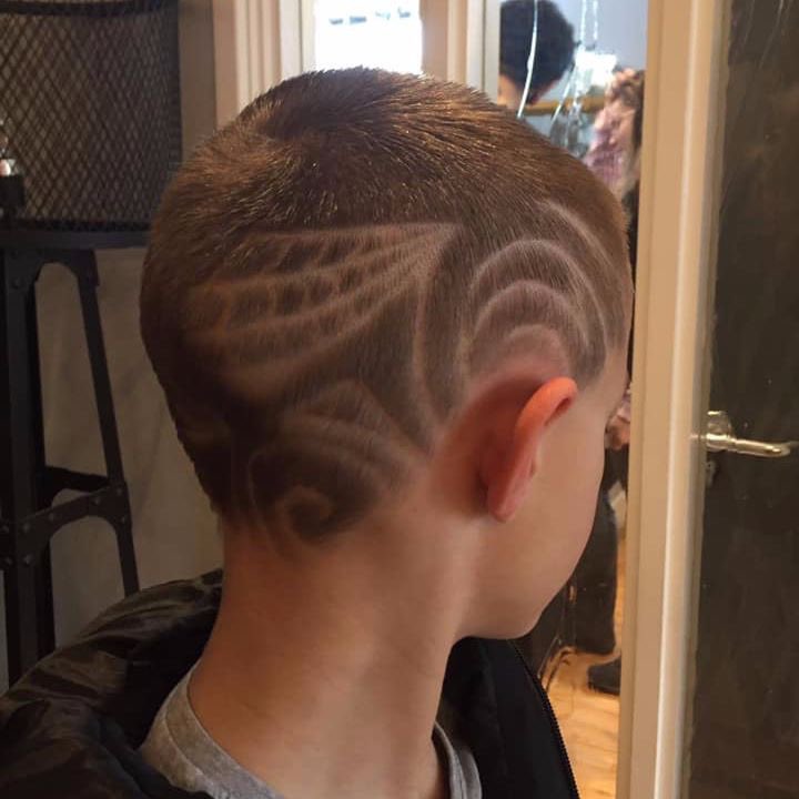 AutonStyle's tweet image. Our new barber Darren likes to be creative. ✄

Look at this amazing trim. Message our page to book your appointment now! 📲