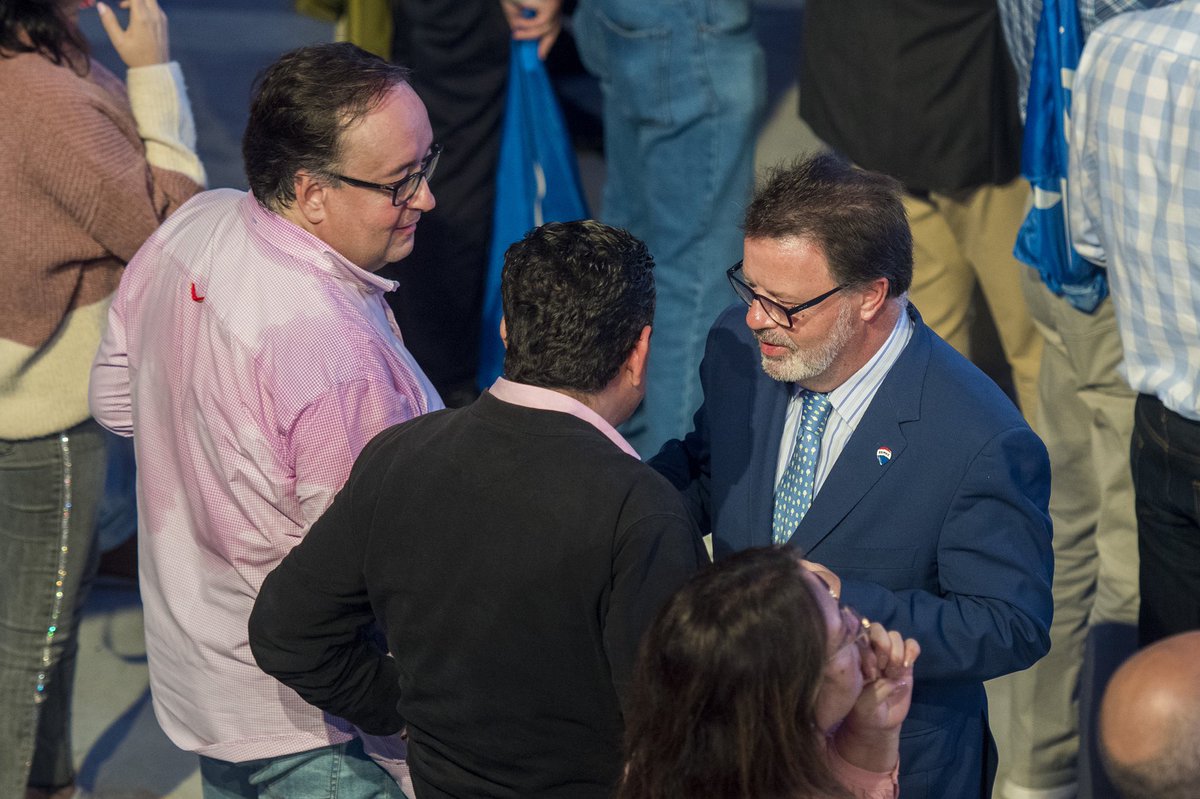 PPEspartinas's tweet photo. Ayer el PP de #Espartinas estuvo presente en el inicio de campaña en #Sevilla y que llevará a @pablocasado_ a la Presidencia del Gobierno. El único partido útil para el cambio.
#PorTodoLoQueNosUne 🇪🇸 #VotaPP #10N https://t.co/faz0DtLtj5