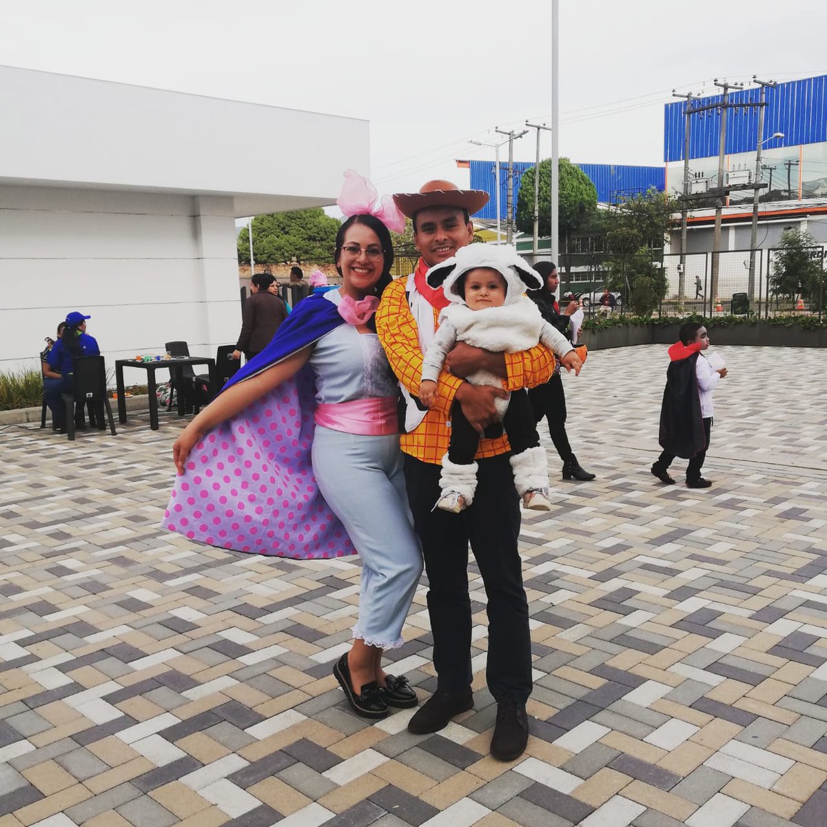 JEFSAFAC's tweet photo. #ActividadesDMEFAFAC | Así fue la celebración del día de los niños en el Establecimiento de Sanidad Militar #ARCFAC #DMEFA @FuerzaAereaCol y #CEMED @ArmadaColombia, donde los más pequeños, disfrutaron de una tarde de actividades lúdico recreativas. https://t.co/fsejl7efU6