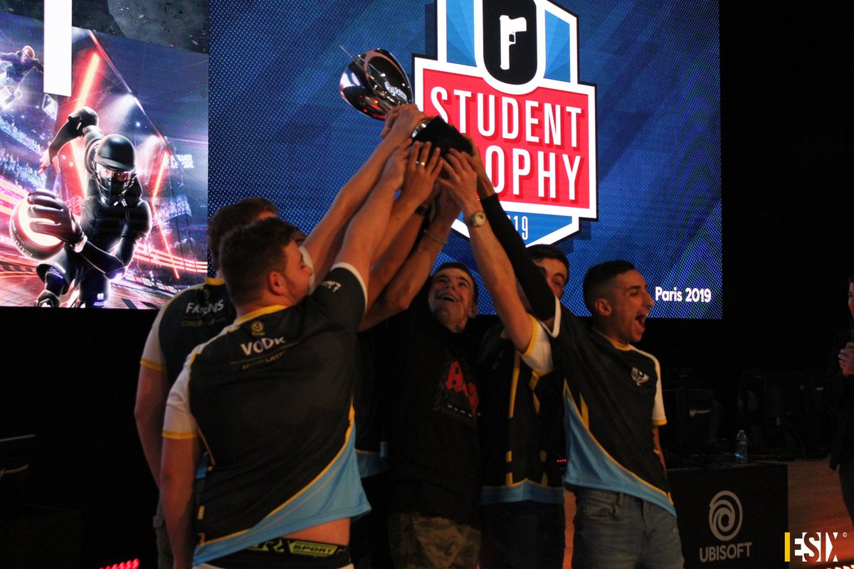 R6esports_FR's tweet image. Félicitations aux champions de la 6 Student Trophy ! #6ST

🏆 @eWipDigital 👏👏