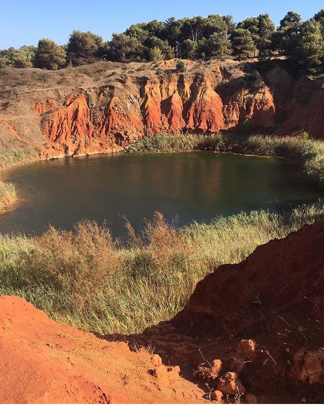 Essentialitaly's tweet photo. The intense colours of the Bauxite cave of Otranto #puglia.
.
Always worth a visit. 
.
#traveltips #italy #salento #visitpuglia #travelphotography #essentialitaly https://t.co/UohuCyHoGb
