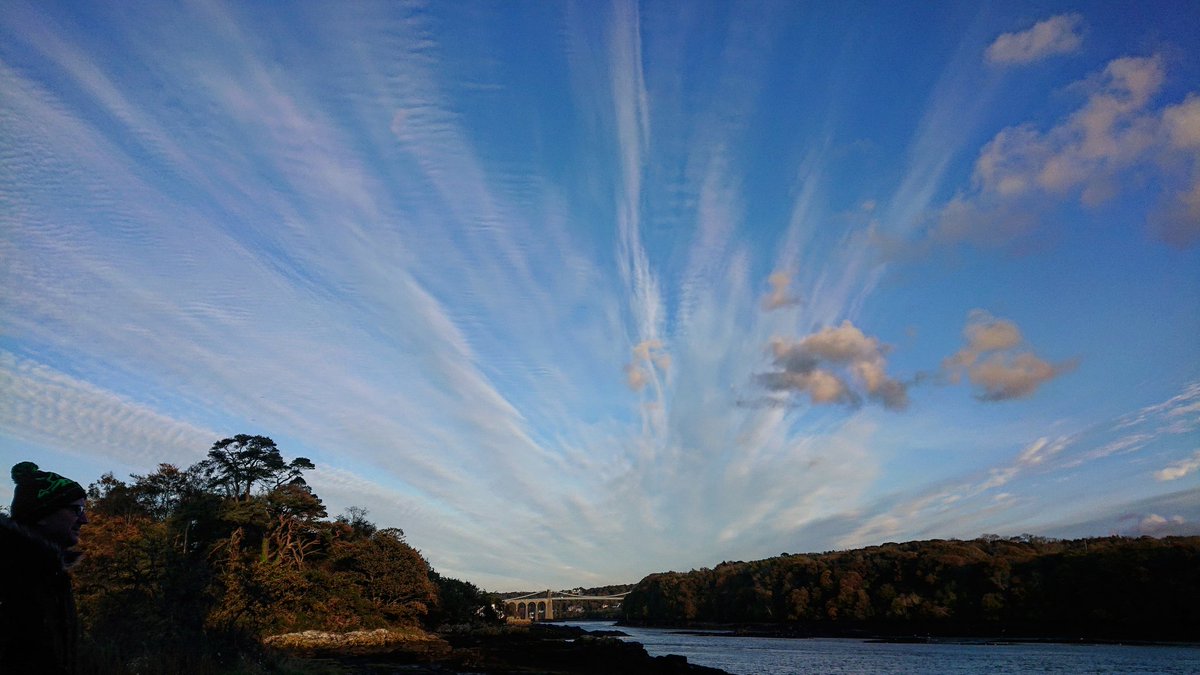 #BritanniaBridge #lions #menaistrait #amazingsky #Anglesey