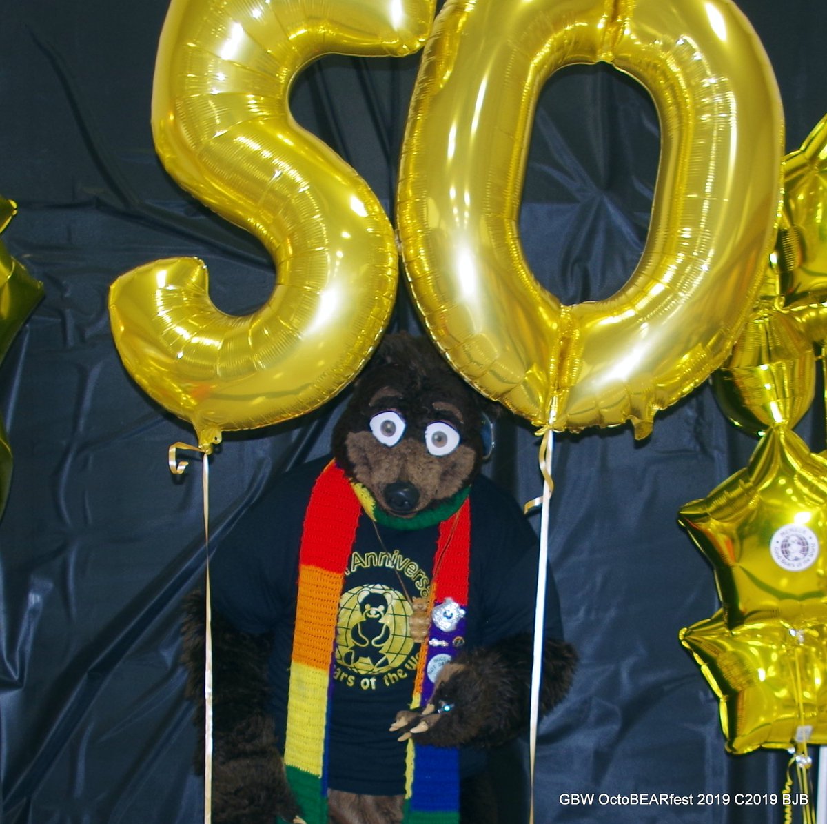 THE_BJBUTTONS's tweet photo. #fursuitfriday #fursuit #fursuiter #fursuiting #furry #fursuitclub #Waldolf with the #50th Anv. #helium filled #foil #balloons at the 50th Anv banquet for @GoodBearsOfTheWorld #GoodBears #goodBearsOfTheWorld #GBW #GBotW in #Toledo OH. https://t.co/orlPWjtYPF