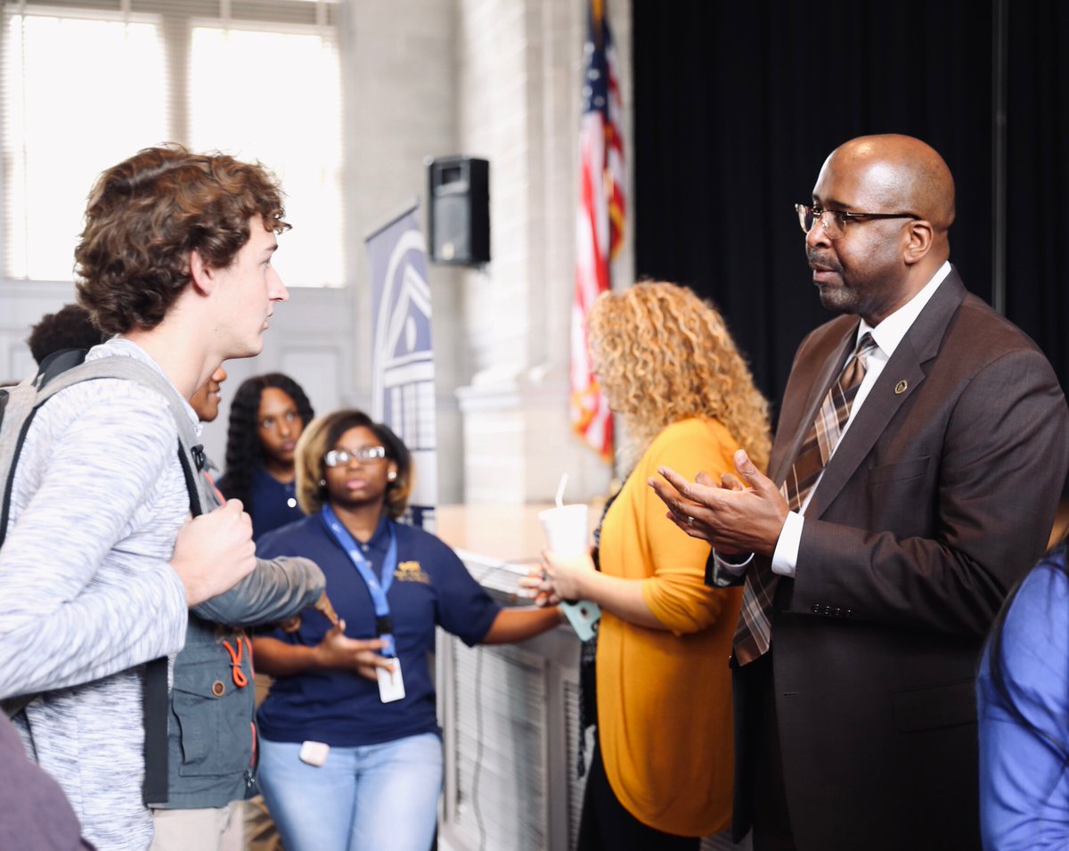 DiscoverSoMiss's tweet photo. Southern Miss is a TRANSFERmational experience!  @USMDrB was the keynote speaker at the @CopiahLincolnCC's recent monthly Phi Theta Kappa meeting.  Transfers: keep an eye out for USM on your campus - we're coming to see you soon for free application days!  #SMTTT #ChooseUSM https://t.co/akI6Icmby0