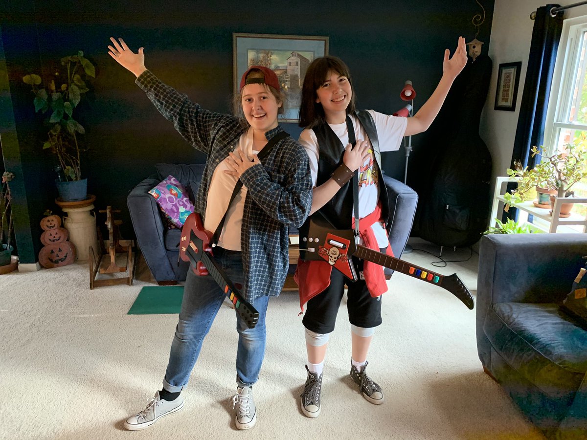 chalkgoblin's tweet photo. My kids in their most excellent Halloween costumes! #halloween2019 #BillandTed3 @Winter #keanureeves #wyldstallyns #beexcellenttoeachother https://t.co/sNZW3RITJm