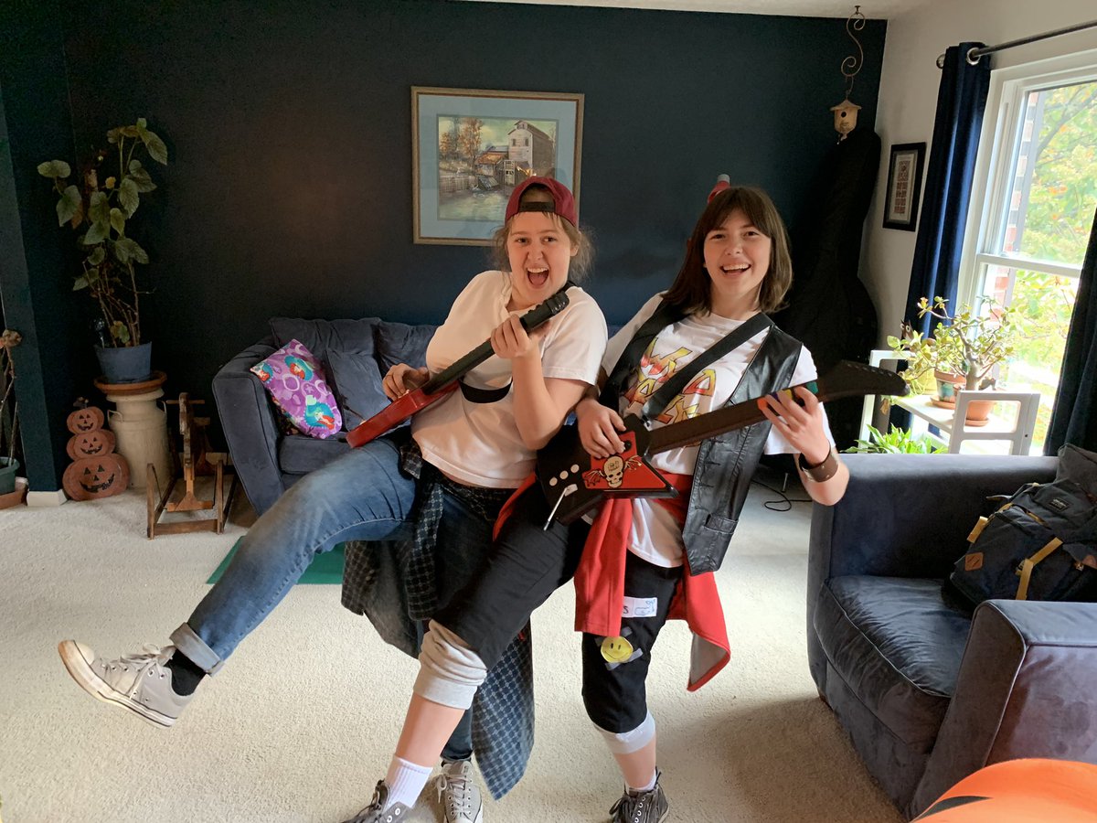 chalkgoblin's tweet photo. My kids in their most excellent Halloween costumes! #halloween2019 #BillandTed3 @Winter #keanureeves #wyldstallyns #beexcellenttoeachother https://t.co/sNZW3RITJm