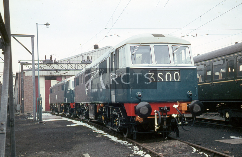 _doublearrow's tweet photo. Here are some more shots from the RCTS (https://t.co/mLlx7xuMPB) Photographic Archive, showing early AL6s without the #WarningYellow apron/bib, which all to me look more like Electric Blue than #RailBlue (or a variant thereof) https://t.co/3C1WygmAt2