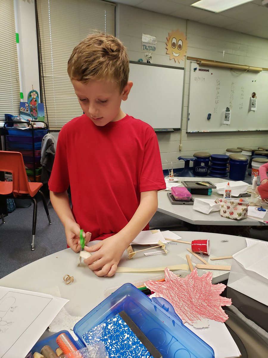 wsmithpes's tweet photo. So much fun doing our Punkin' Chunkin' #STEM activity #plainstigers https://t.co/GpnfiJ4bqZ