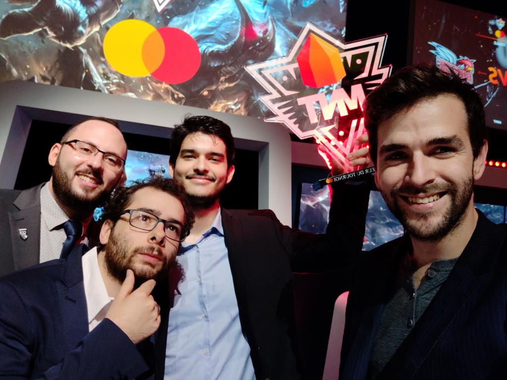 Skyyart's tweet photo. C est parti pour la grande Finale du tournoi LoL #MNT @MastercardNexus iRL à la PGW ! #Worlds2019
C est maintenant avec @Xari_
@Tweekzila et @Shaunzpro  https://t.co/uEm5mGqkCn << https://t.co/vTucF459QG