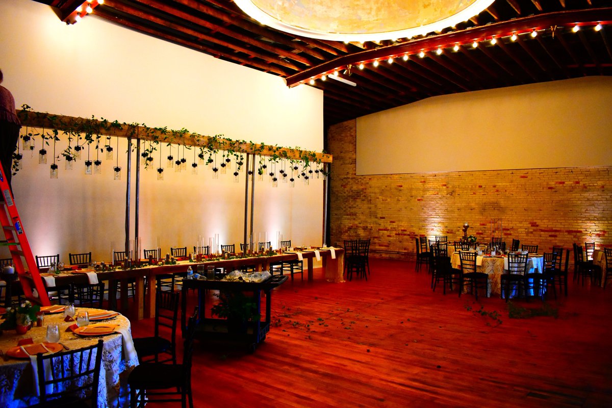 Vaultcatering's tweet photo. @building_harris #weddingseason #GrandRapids Calm before the fun!! https://t.co/1sL4E29rTq