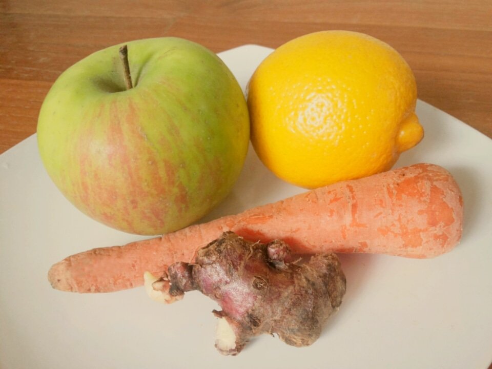 Dida_blessed's tweet photo. Recipe For Cataract
#Carrot
#Greenapple
#Lemon #Ginger
All the ingredients are blended, then filtered and then drink the filtered water.
Drink morning before breakfast
and night, 3 hours before going to bed.
#recipe #cataract #eye #malangapple #healthy
#zaidulakbar #photo https://t.co/Ef5ofAsoyZ