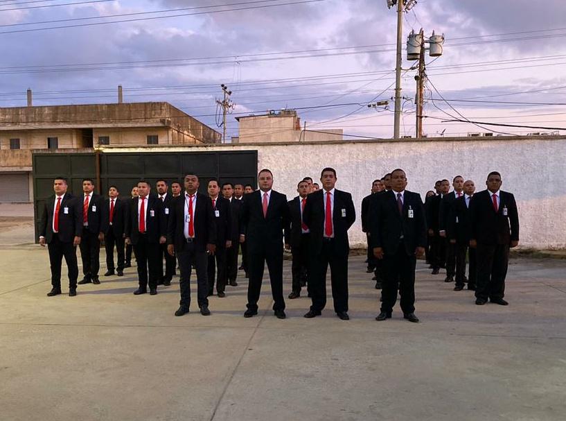 CICPC216's tweet image. SD Tucacas, bajo el mando del C/J Adrian Gabino, da inicio a los Actos del XVIII Aniversario de nuestra Prestigiosa Institución, con el Izamiento de la Bandera y Estandarte. @DouglasRicoVzla @gagaga2002 @CICPC060 @Cicpc379 @jpmonroy1 @hectortoro01 @PRENSACICPC @orlandovzla2015