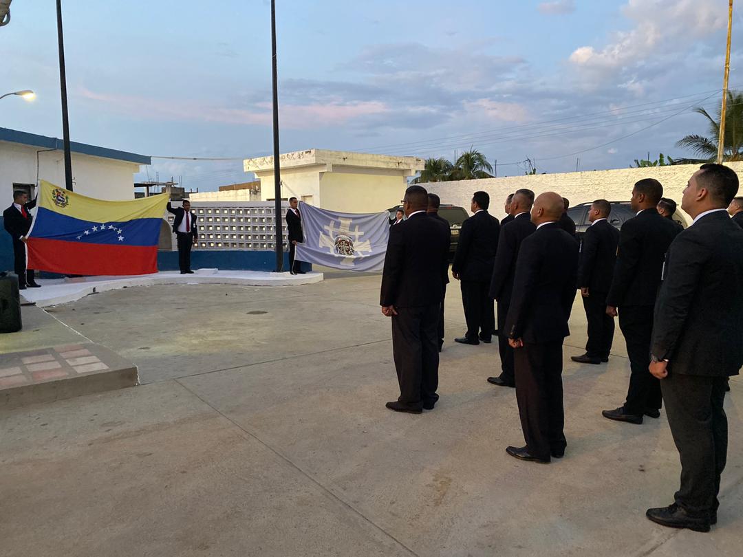 CICPC216's tweet image. SD Tucacas, bajo el mando del C/J Adrian Gabino, da inicio a los Actos del XVIII Aniversario de nuestra Prestigiosa Institución, con el Izamiento de la Bandera y Estandarte. @DouglasRicoVzla @gagaga2002 @CICPC060 @Cicpc379 @jpmonroy1 @hectortoro01 @PRENSACICPC @orlandovzla2015